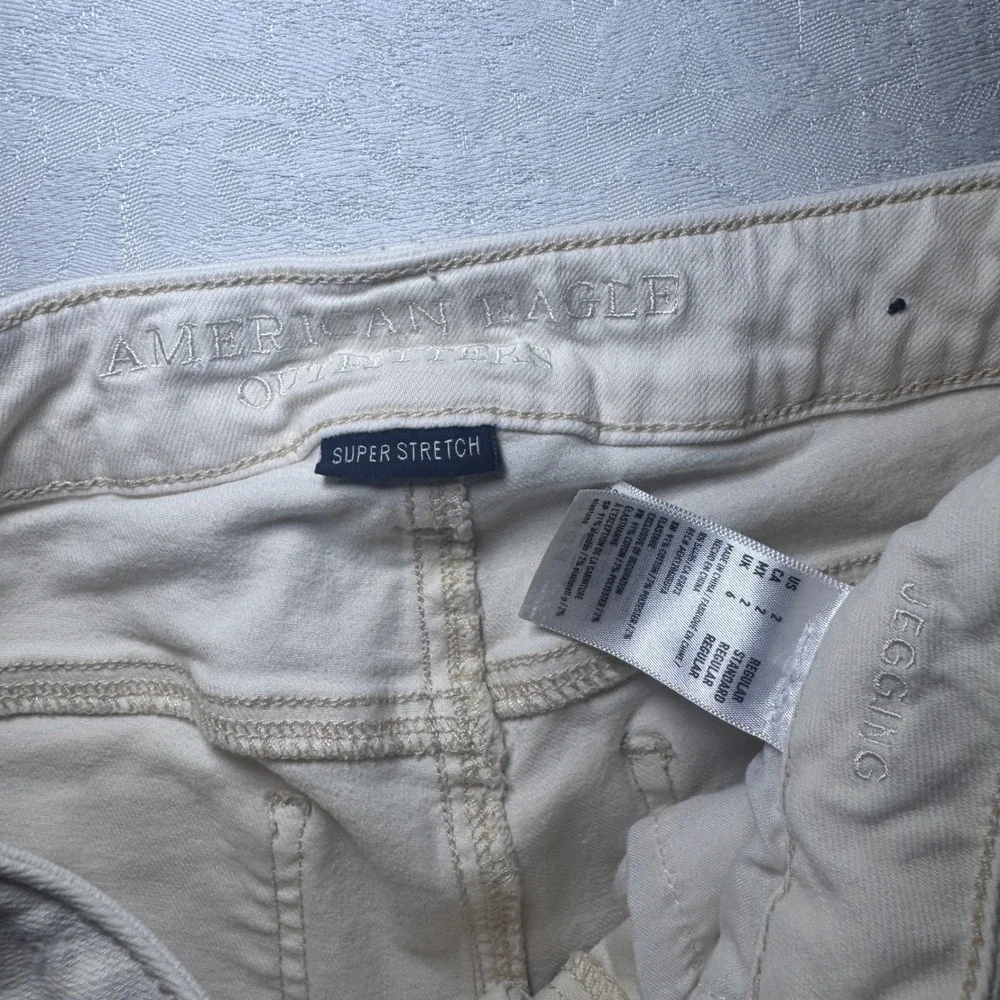 American Eagle Super Stretch White Distressed Skinny Jeggings Size 2‎ Regular
